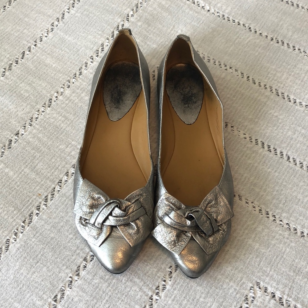 Nine West bow flats